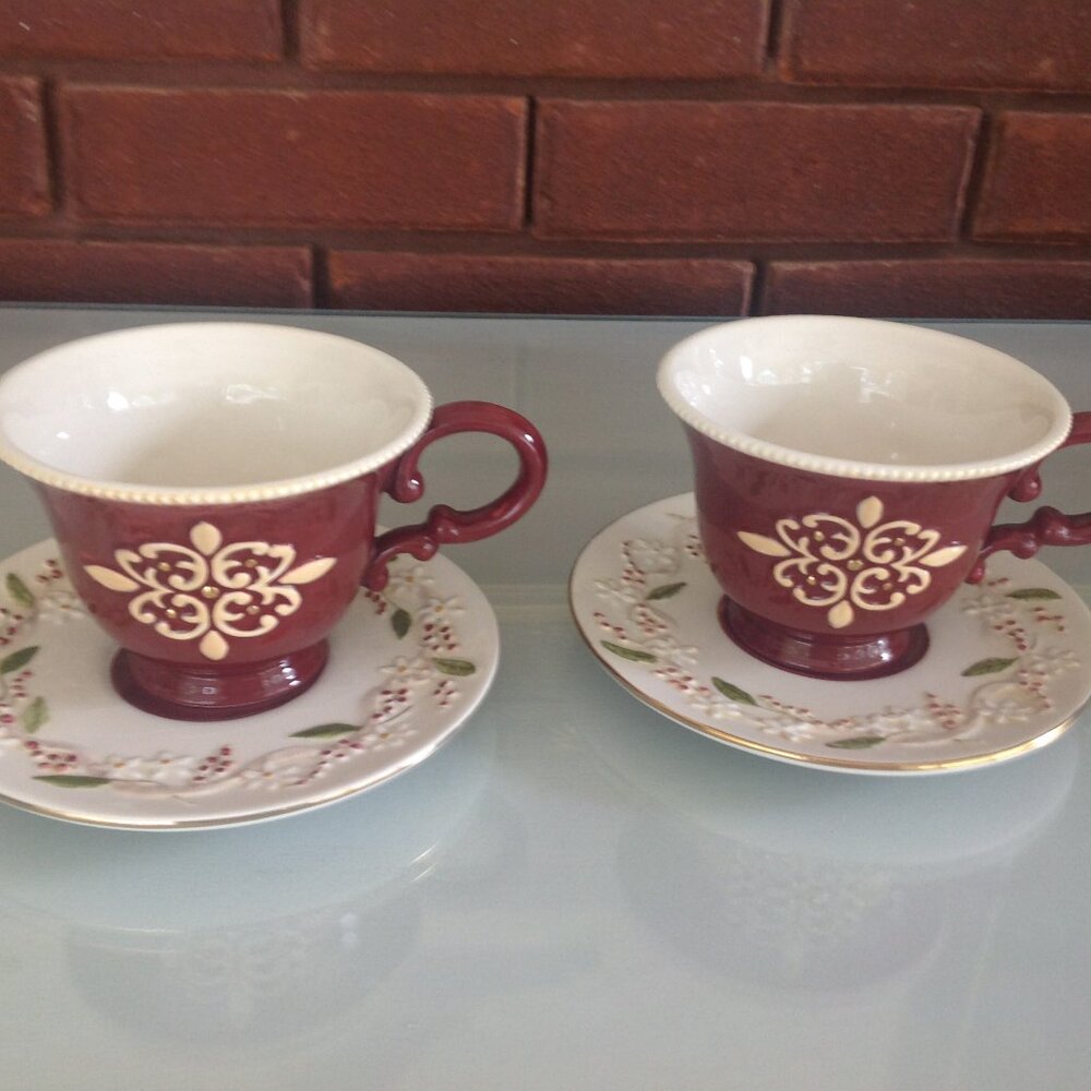 2 Wine/Gold Colored Coffee/Tea Cups & Saucers
